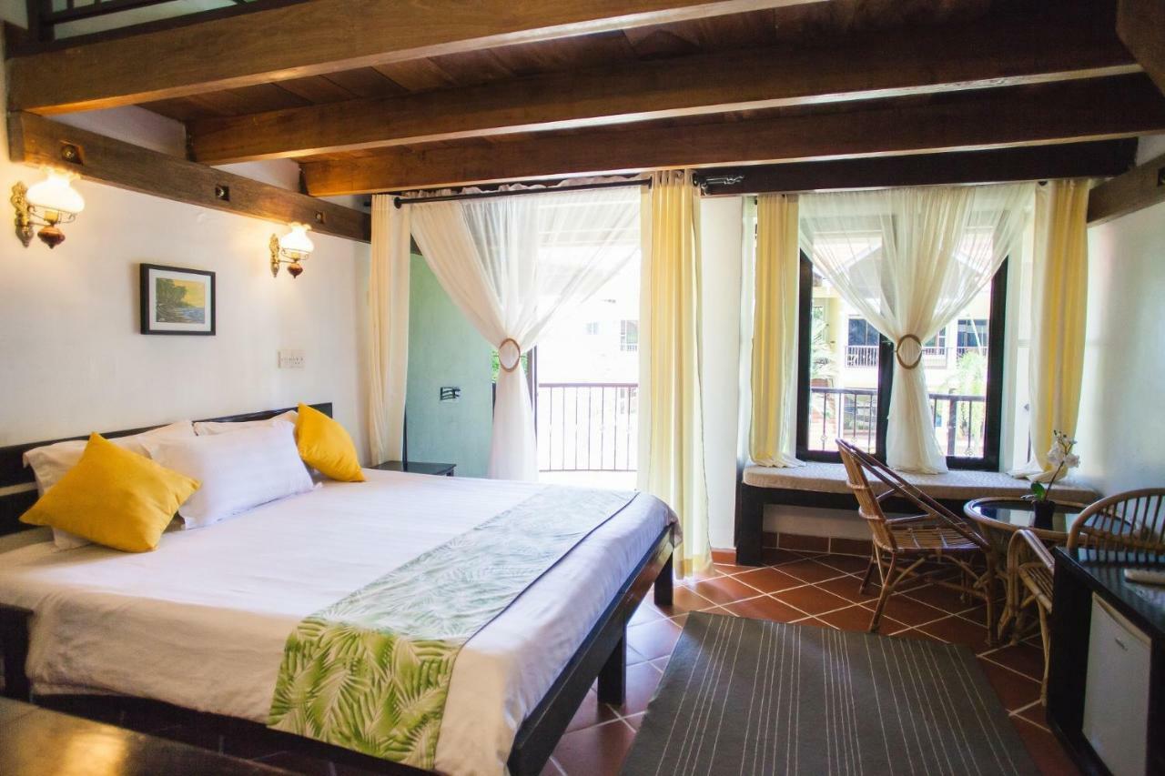 Anjungan Beach Resort Kampung Teluk Nipah Exterior foto